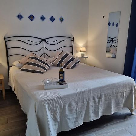 Residenza Tarzana Hotel Палермо Екстериор снимка