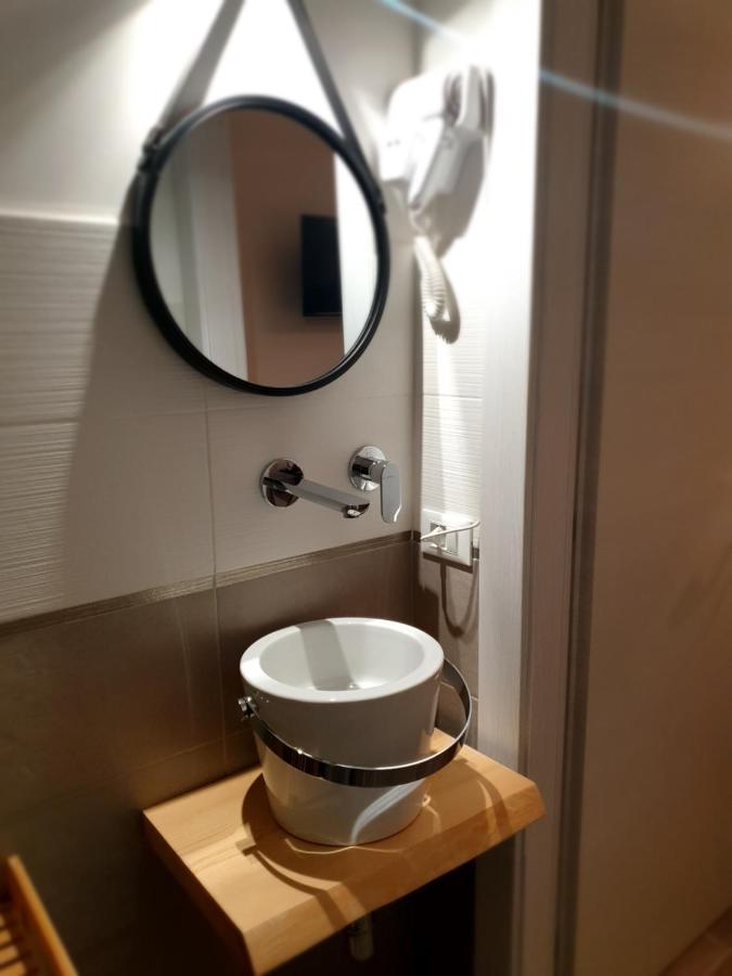 Residenza Tarzana Hotel Палермо Екстериор снимка