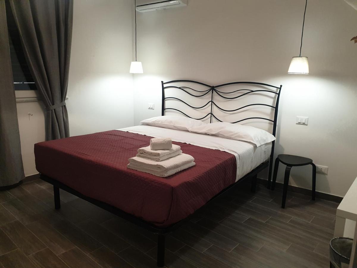 Residenza Tarzana Hotel Палермо Екстериор снимка
