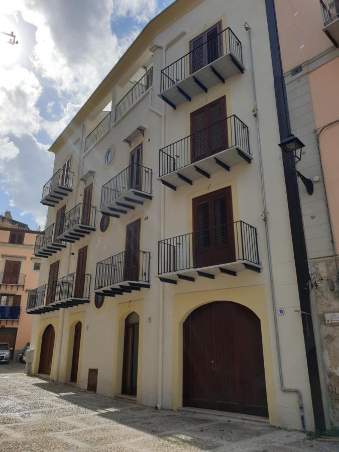 Residenza Tarzana Hotel Палермо Екстериор снимка