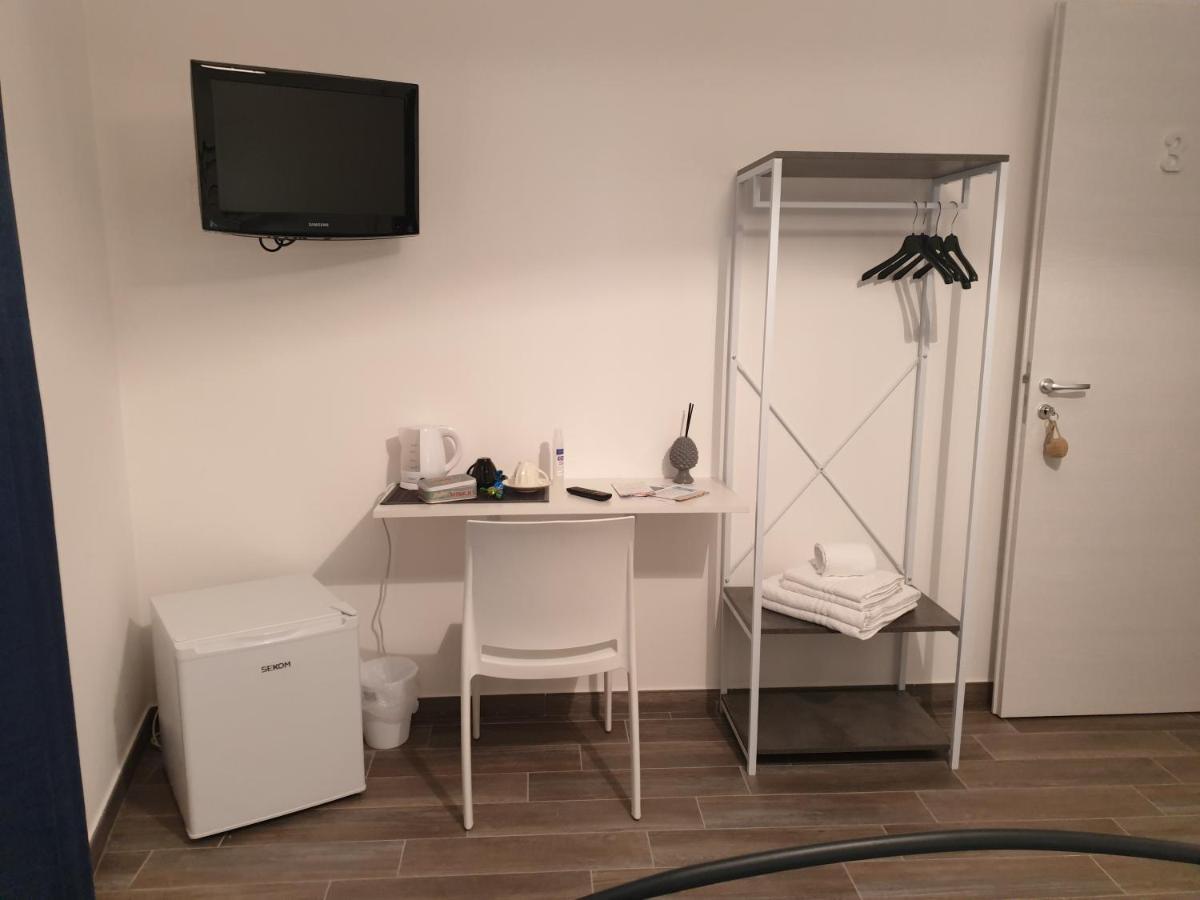 Residenza Tarzana Hotel Палермо Екстериор снимка