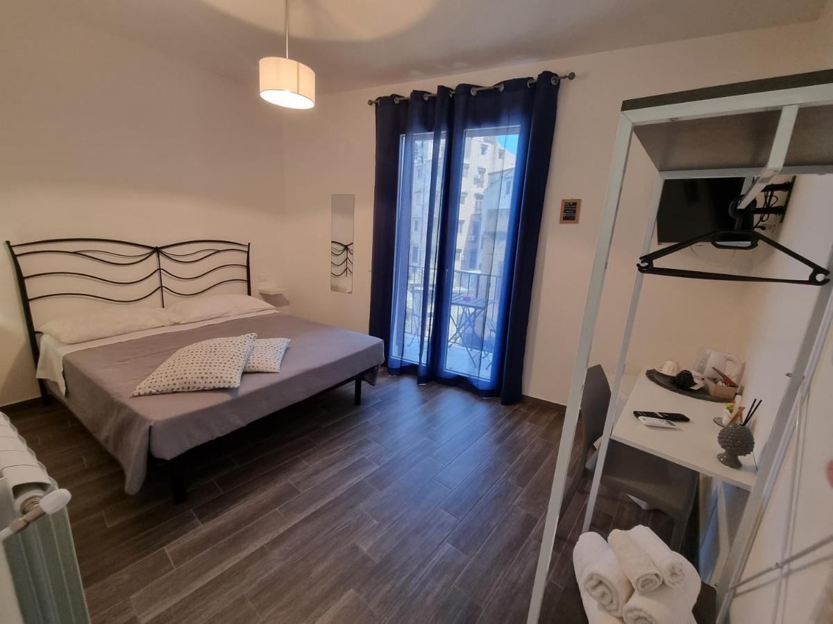 Residenza Tarzana Hotel Палермо Екстериор снимка